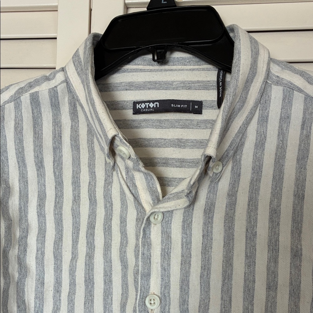 Koton Men's Gray and White Striped Casual slim long sleeve button up Shirt (M)